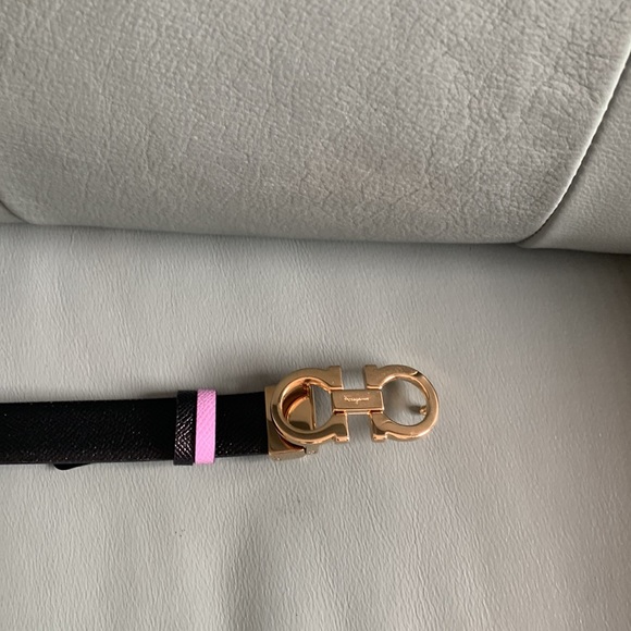 Salvatore Ferragamo Gancini Reversible Leather Belt - Picture 6 of 11